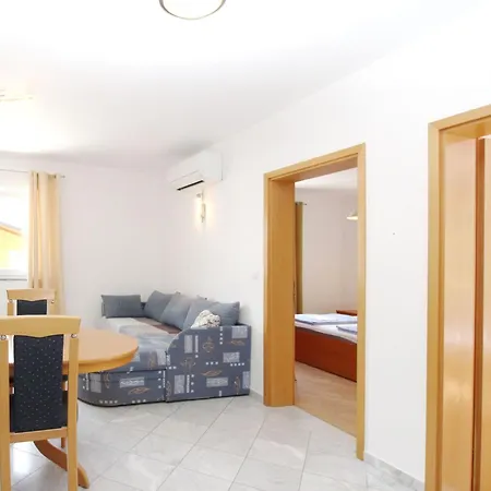 In Mit Eigenem Balkon By Interhome