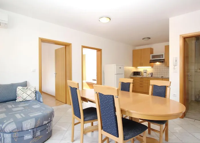 In Mit Eigenem Balkon By Interhome アパート *