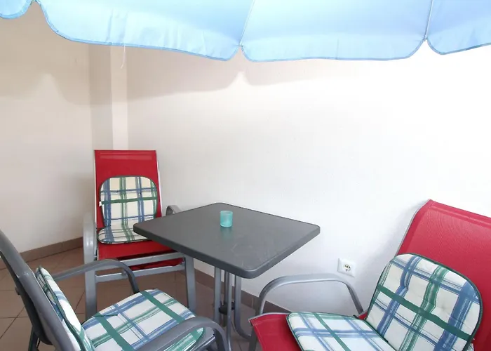 In Mit Eigenem Balkon By Interhome アパート