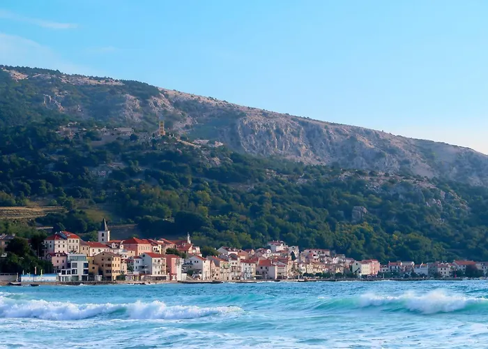 In Mit Eigenem Balkon By Interhome バスカ